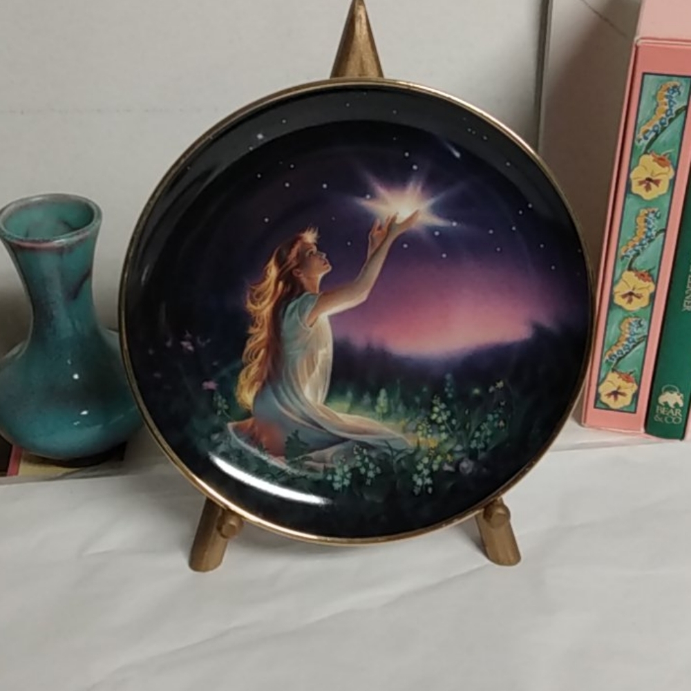 Franklin Mint Crystal Goddess 8 in Collection Plate